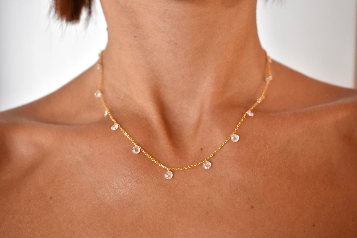 Girocollo con punti luce pendenti